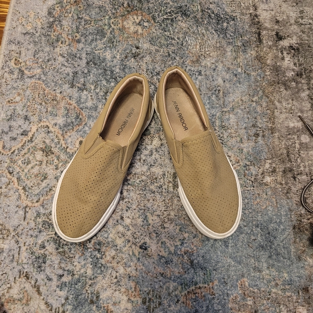 Jenn Ardor Women's Beige Perforated Loafers Size 10